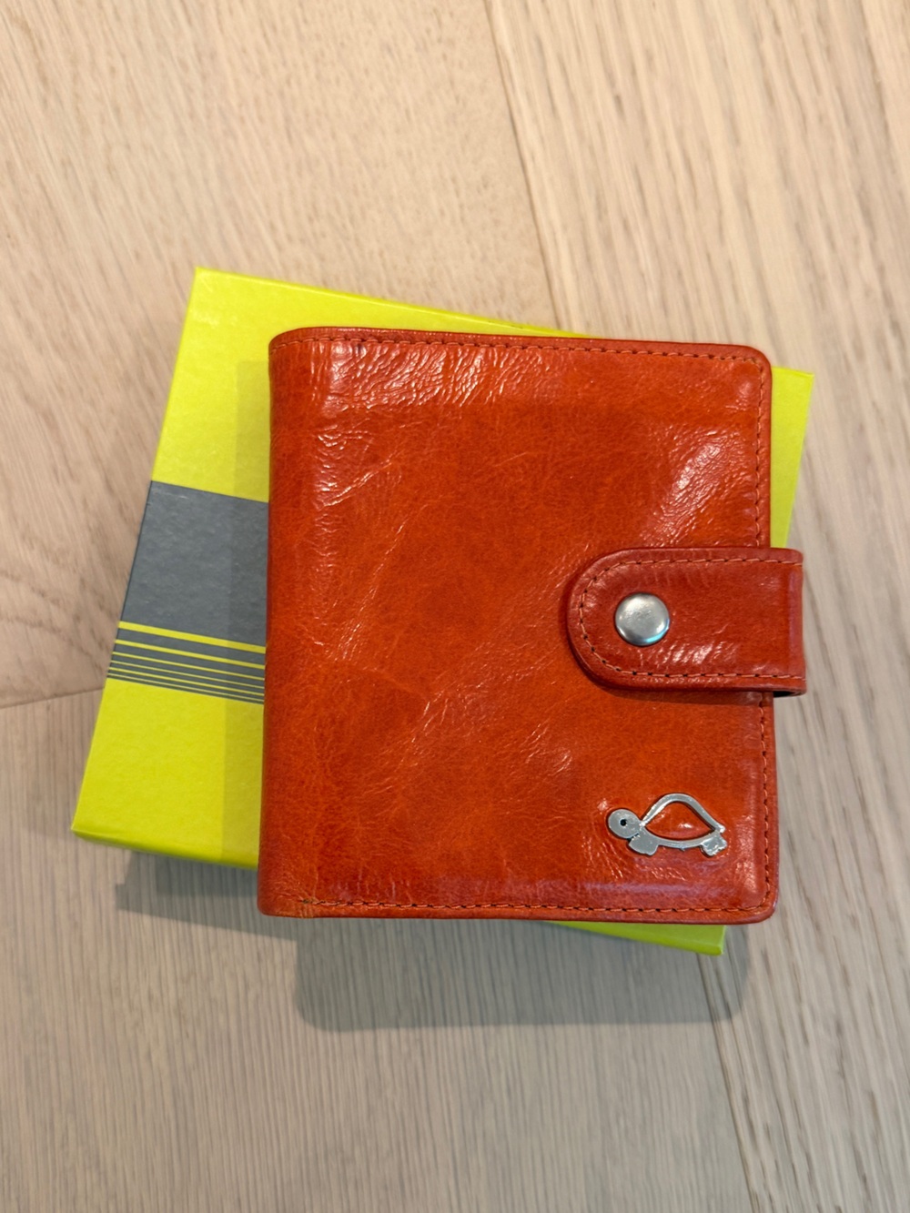 Carpisa Leather Fold Wallet